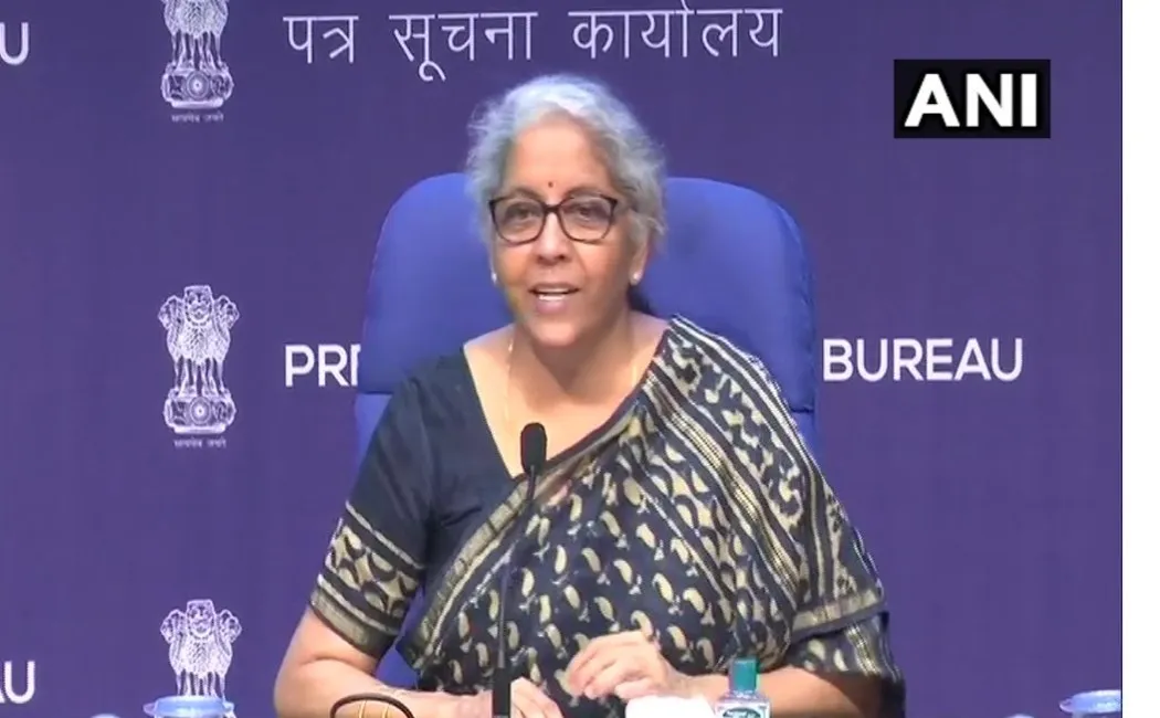 Federal Finance Minister announces reduction in excise duty on petrol and diesel